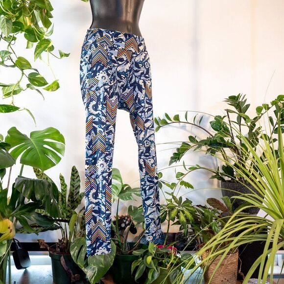 LuLaRoe Blue Jungle Rainbow Stripe Print Leggings, One Size - Picture 2 of 8